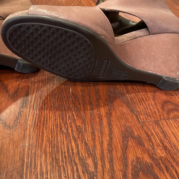 Aerosoles leather wedges, brown, 3in heel - Picture 5 of 6